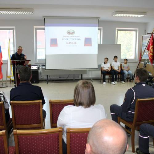 Podelitev čina 28 novim gasilcem in gasilkam