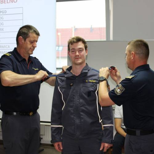 Podelitev čina 28 novim gasilcem in gasilkam