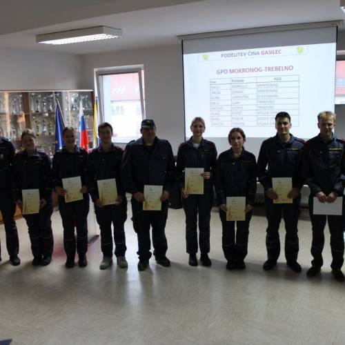 Podelitev čina 28 novim gasilcem in gasilkam