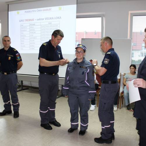 Podelitev čina 28 novim gasilcem in gasilkam