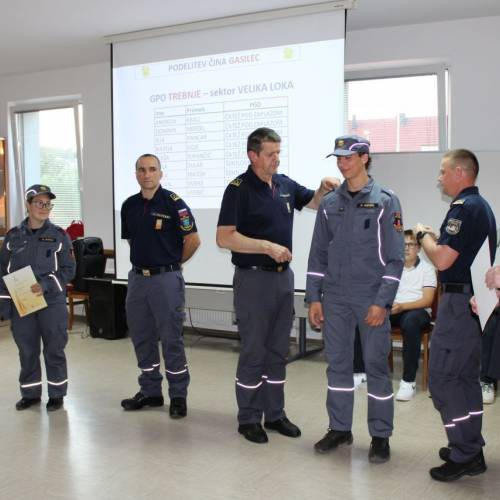 Podelitev čina 28 novim gasilcem in gasilkam