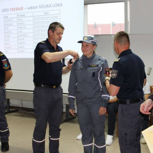 Podelitev čina 28 novim gasilcem in gasilkam