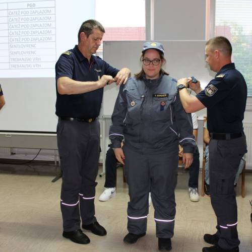 Podelitev čina 28 novim gasilcem in gasilkam
